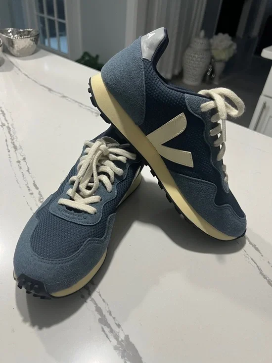 Veja SDU REC Alveomesh Low Top Blue Runner Sneakers with Cream Accents  size W 8 - Picture 10 of 16